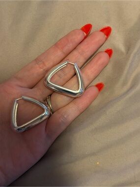 Mejuri Large Pyra Polished Silver Geometric Triangle Hoops (Discontinued)